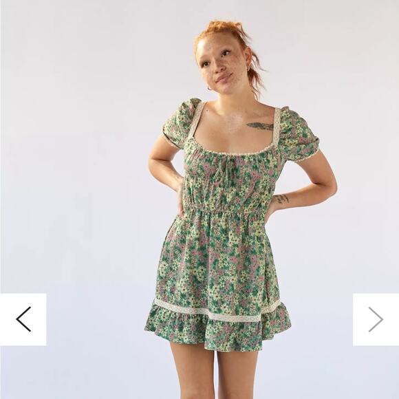 Urban Outfitters Prairie Green Floral Scoop Neck Mini Dress Size M - Picture 1 of 12